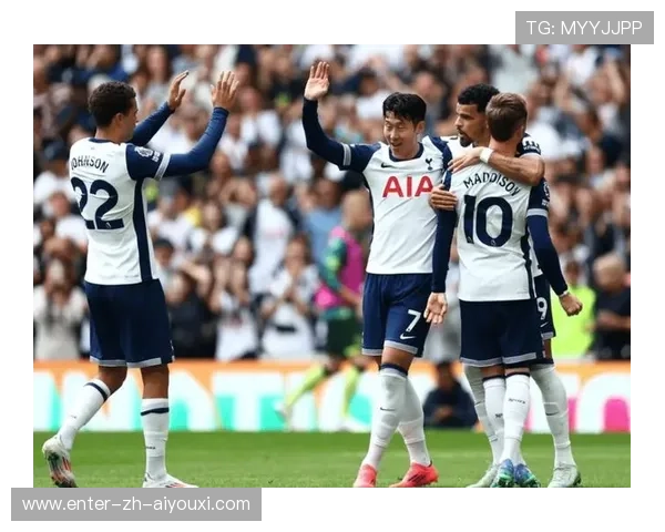 热刺孙兴慜背身做球助攻队友再度破门，展现世界级球场智慧